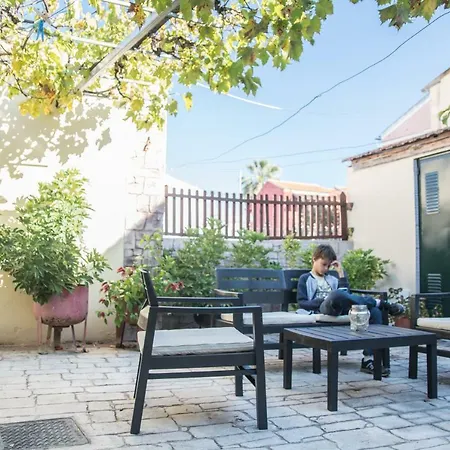 Elisavet Apts Apartment