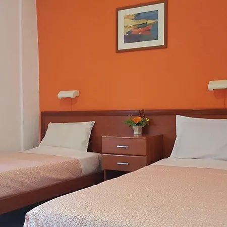 Elisavet Apts *