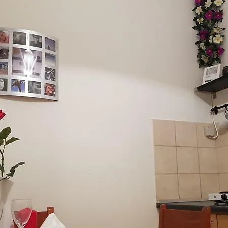 Elisavet Apts * Kavos