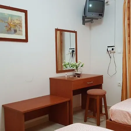 Elisavet Apts * Kavos