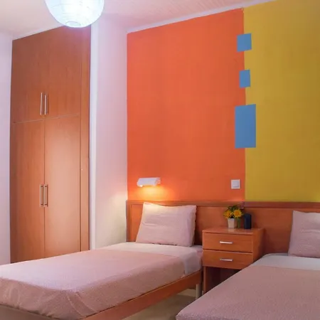Elisavet Apts Kavos